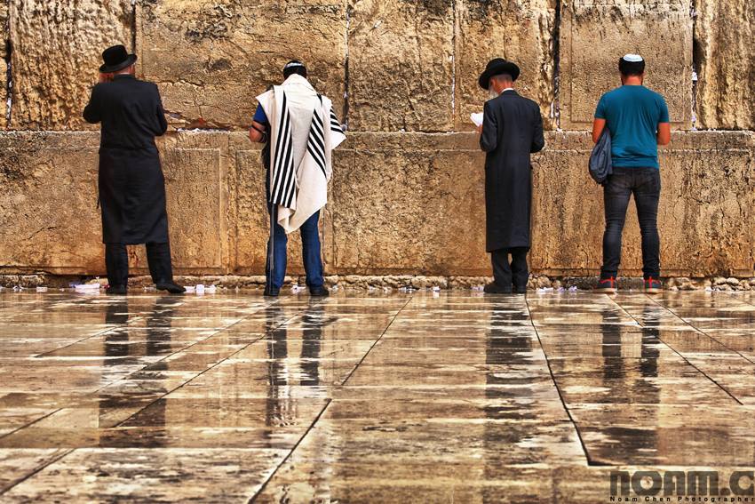 גשם בכותל. צילום: דף הפייסבוק של עירית ירושלים