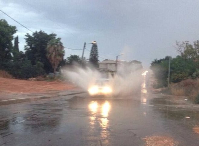 נהיגה בגשם. צילום: אור ירוק