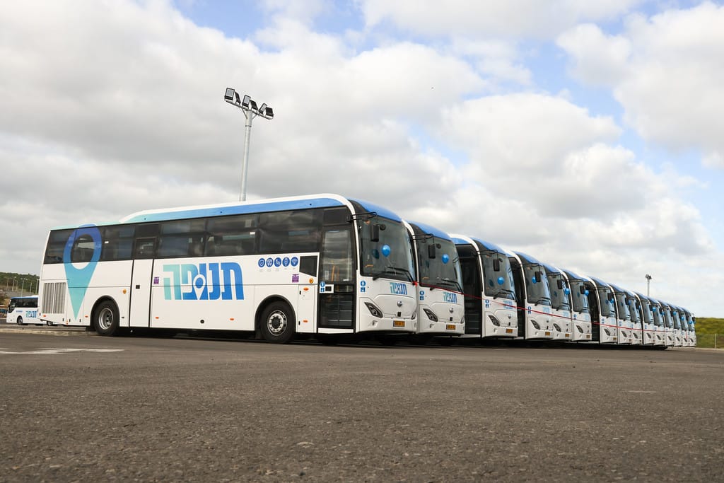 אוטובוסים של &#39;תנופה&#39;. צילום: חברת תנופה