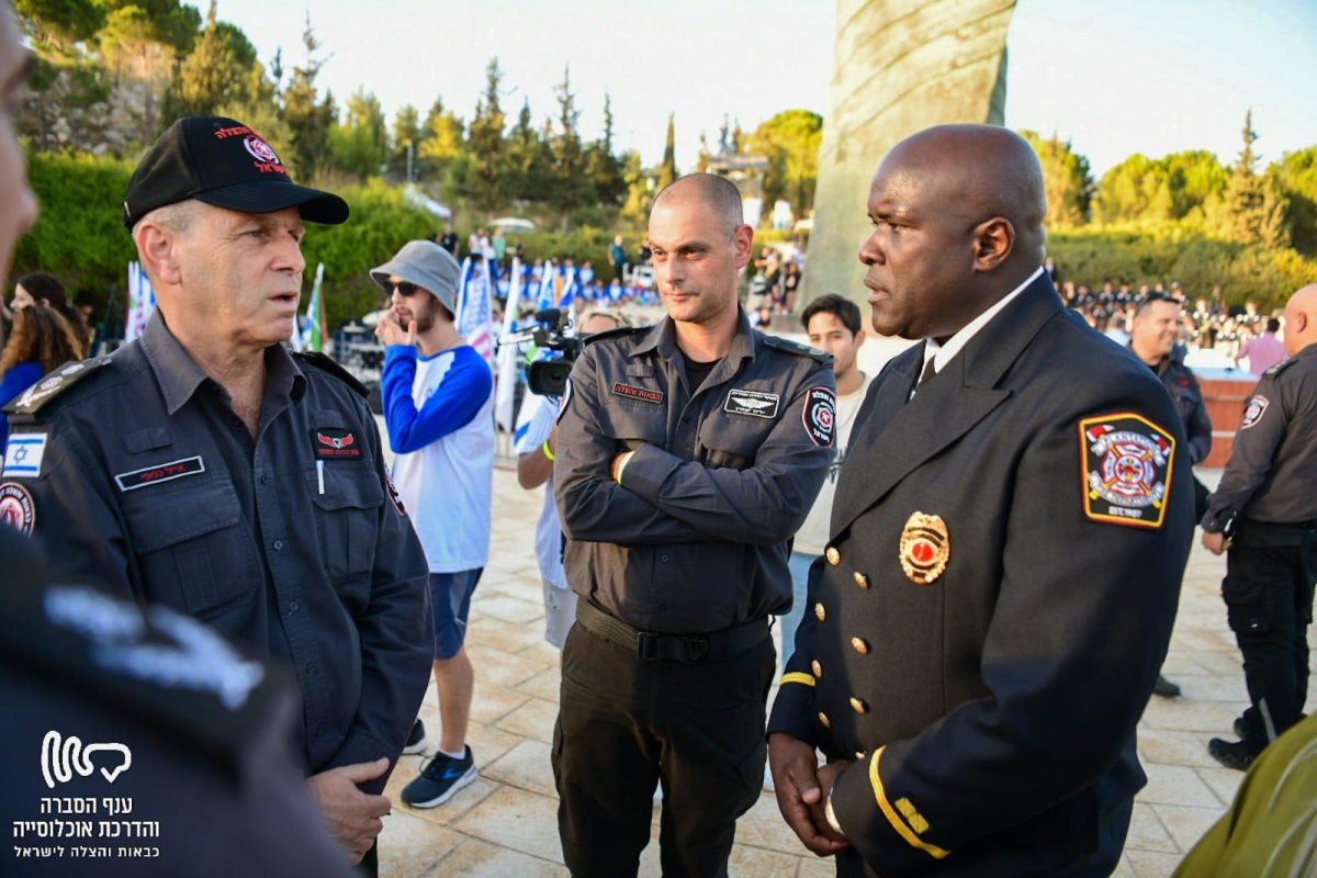 טקס הזיכרון לאסון התאומים. צילום: Kobi Richter/כבאות והצלה לישראל