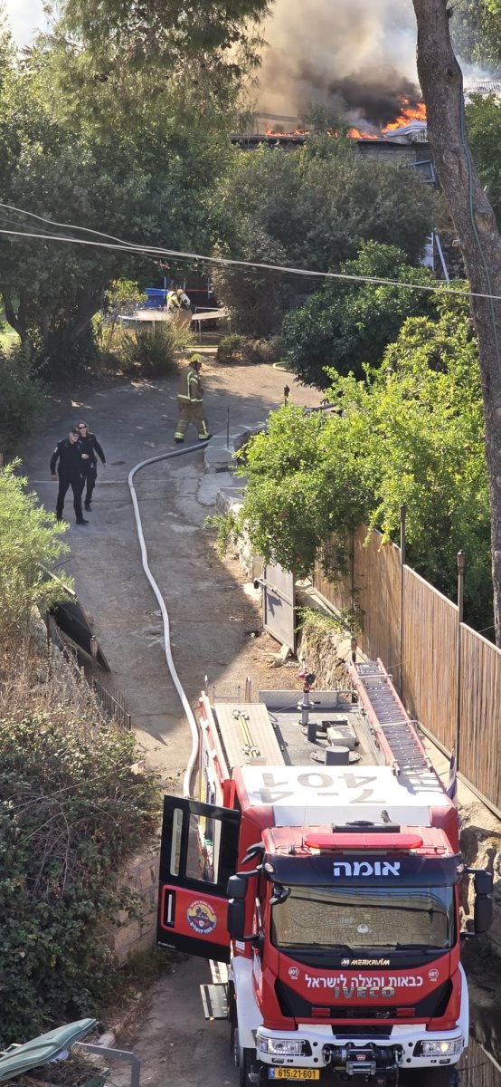 שריפה במוצא. צילום: אסף אברס - תיעוד מבצעי כב"ה מחוז ירושלים