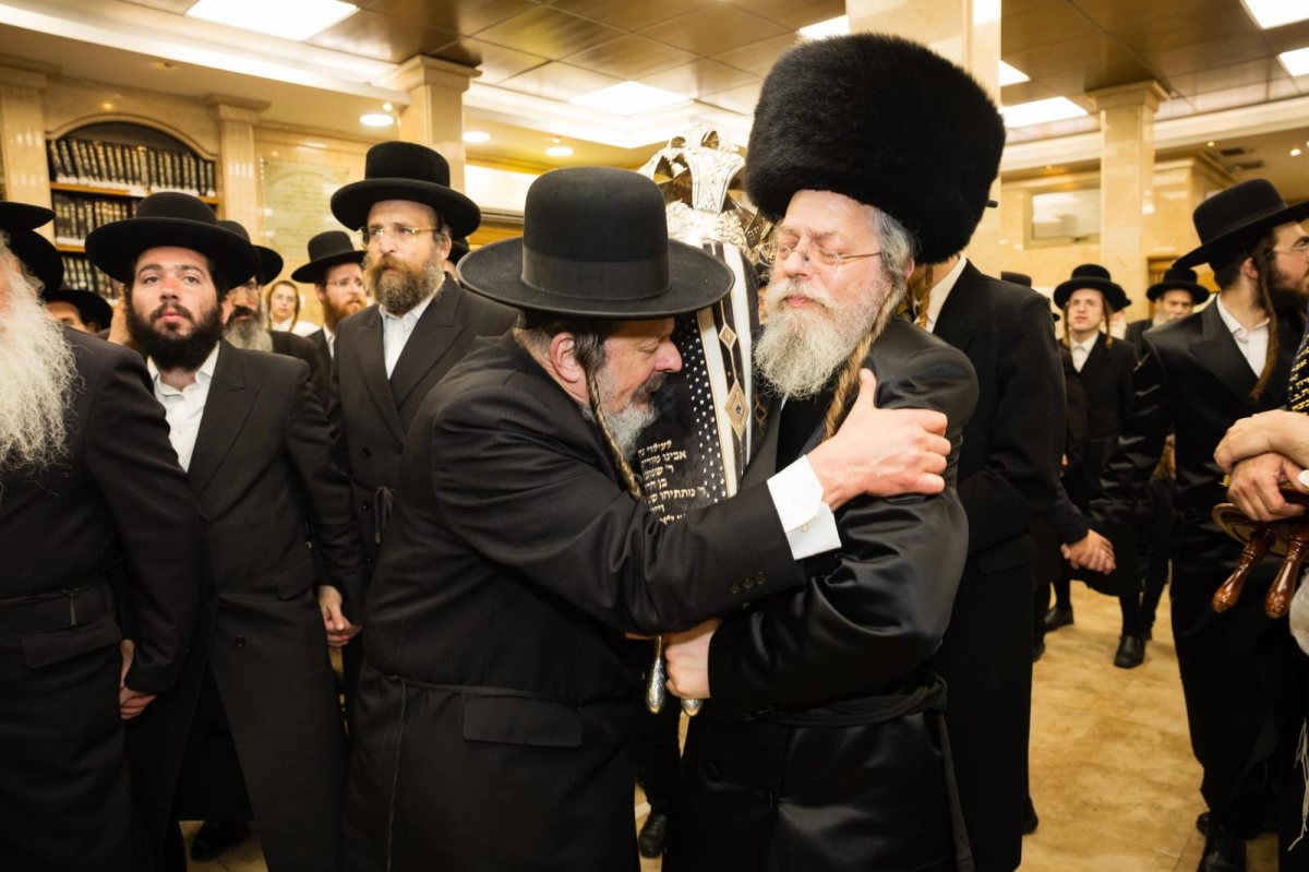 הכנסת ספר תורה קרית צאנז. אלחנן קוטלר