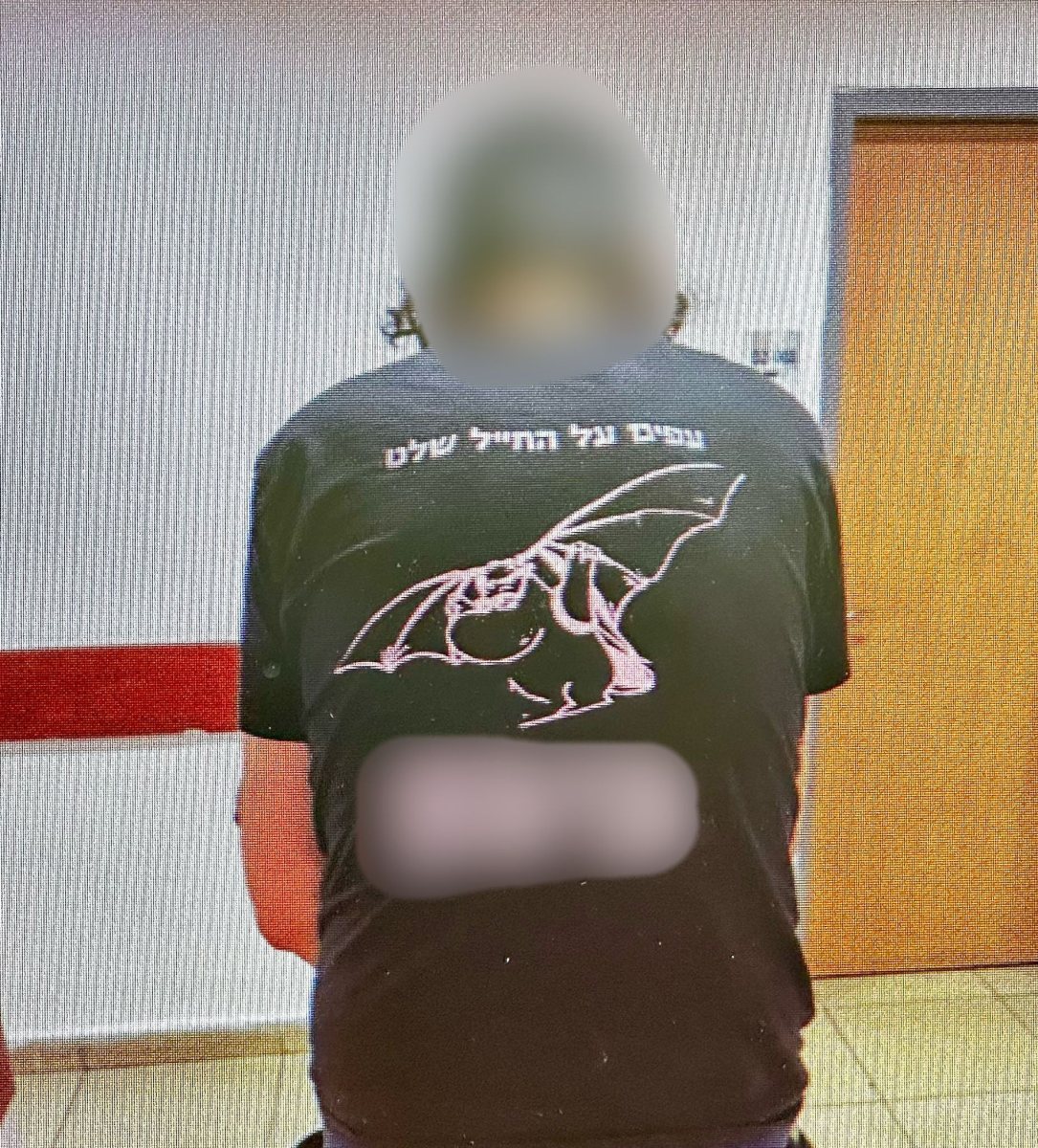 הגנב עם חולצת בעלי הבית | דוברות המשטרה