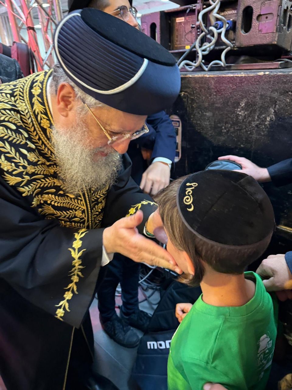 הרב יוסף מברך את בנו של יוסף | ישראל כהן