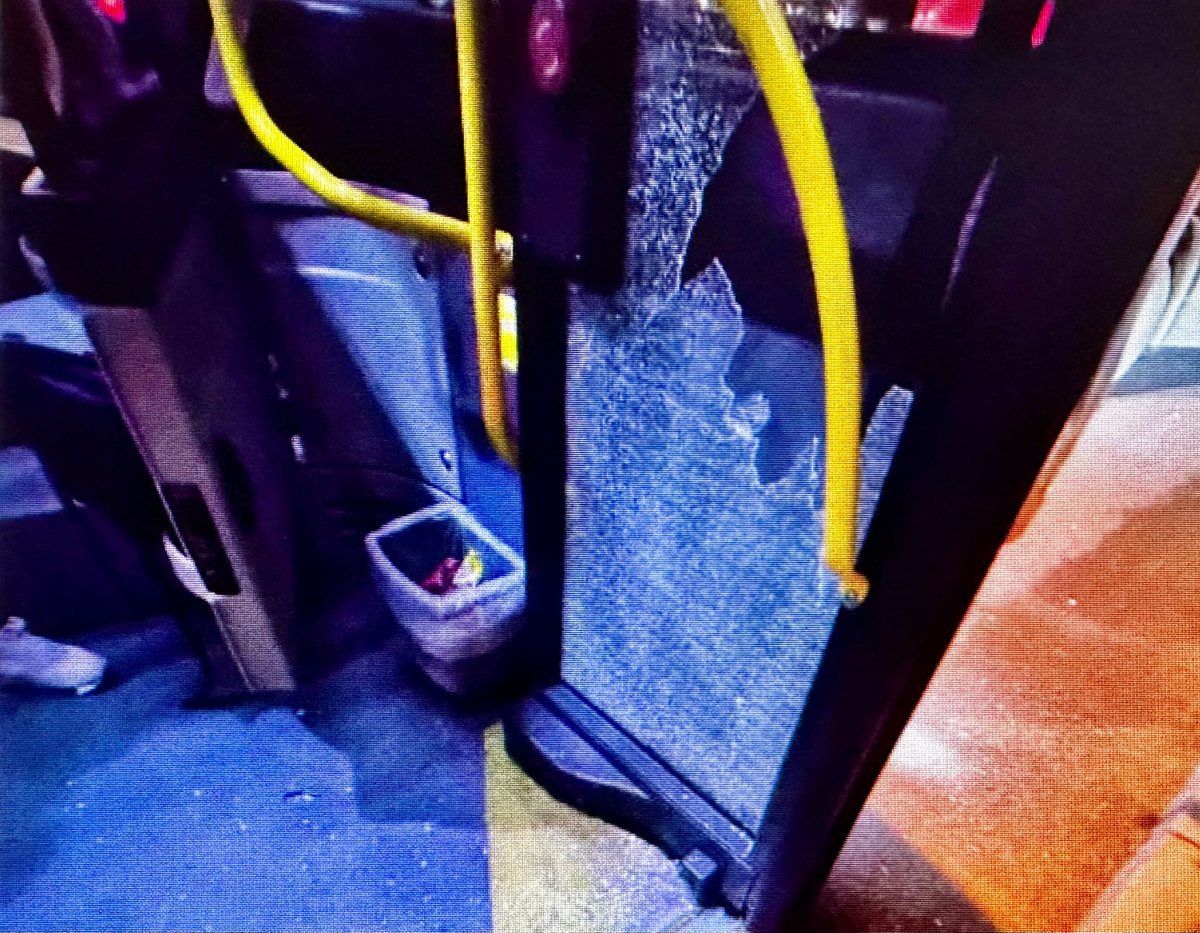 הנזק לאוטובוס | דוברות המשטרה