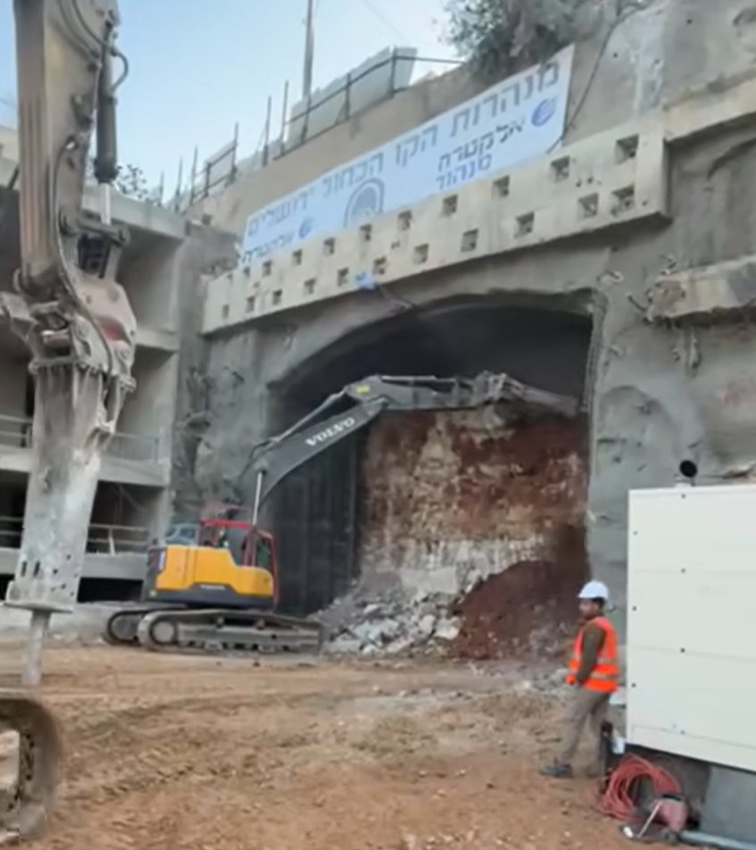 כריית המנהרה | מקור: עמוד הפייסבוק "שבתשתיות – ביצוע פרויקטים בתחבורה"