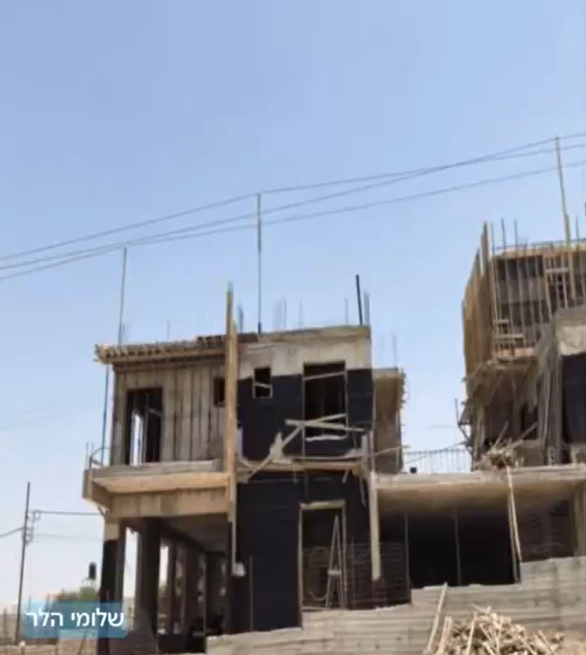 הבניה מתחת לקו החשמל | שלומי הלר