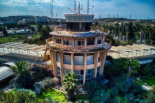 מגדל הפיקוח בעטרות. ויקיפדיה