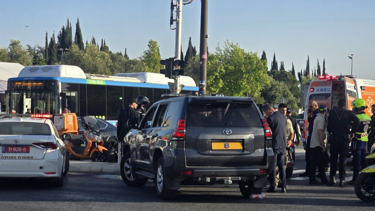 השיירה המעורבת בתאונה | איחוד הצלה השיירה המעורבת בתאונה | איחוד הצלה