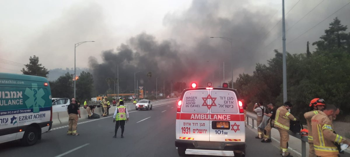 נאבקים בלהבות | מד"א נאבקים בלהבות | מד"א