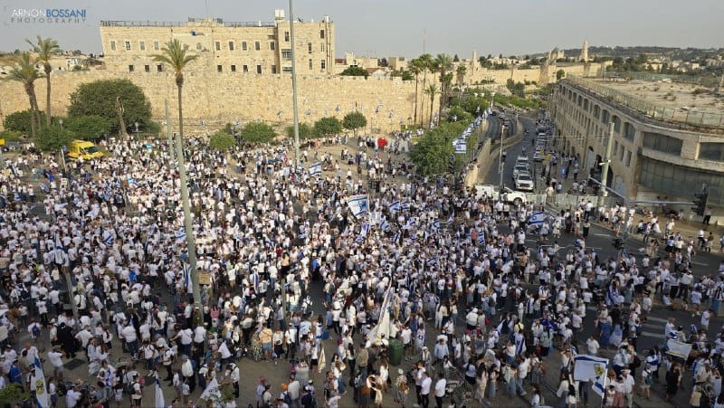 אלפים בצעדת ירושלים | ארנון בוסנאי
