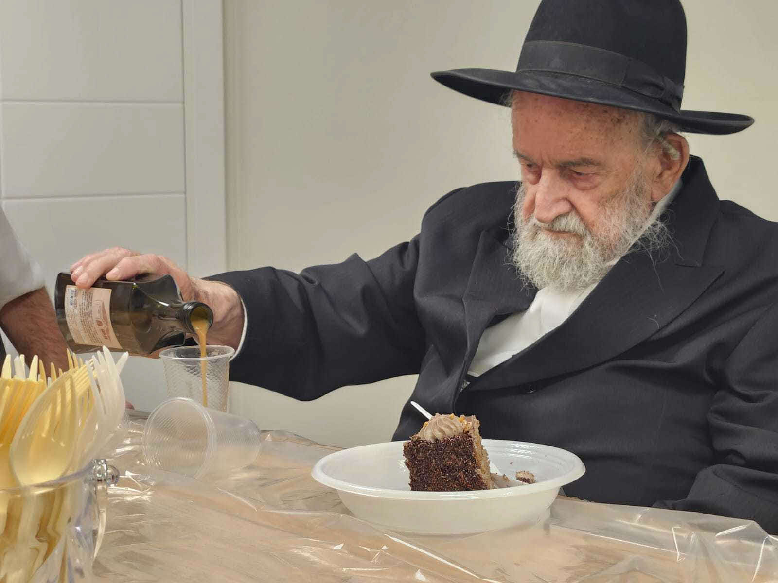 הרב פרייברג ביום הוולדת. יד לאחים הרב פרייברג ביום הוולדת. יד לאחים