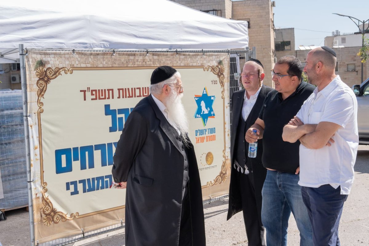 השר פרוש ואייל חיימובסקי ז"ל בסיור באוהלים אשתקד