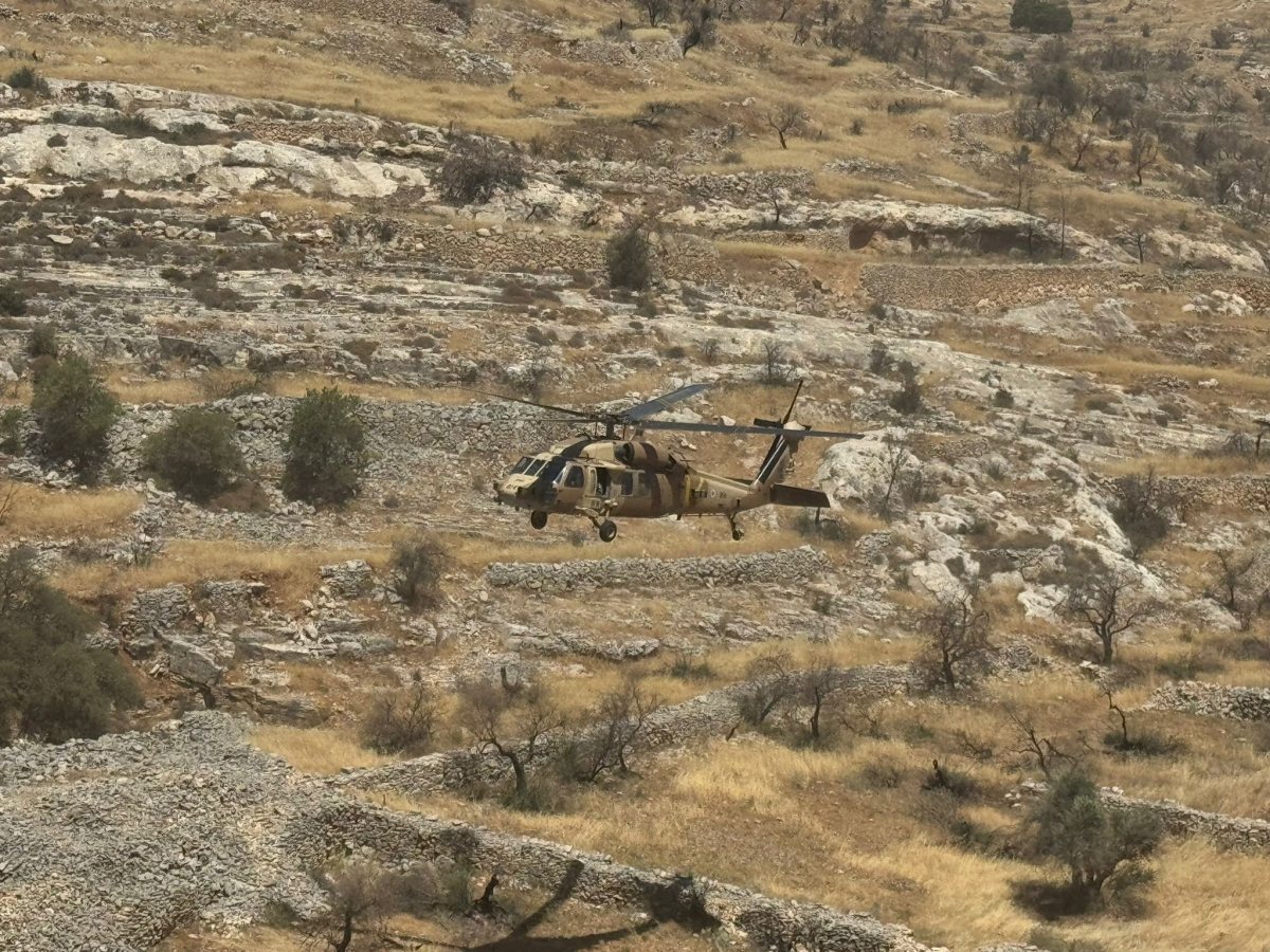 הפינוי במסוק | דוברות המשטרה הפינוי במסוק | דוברות המשטרה