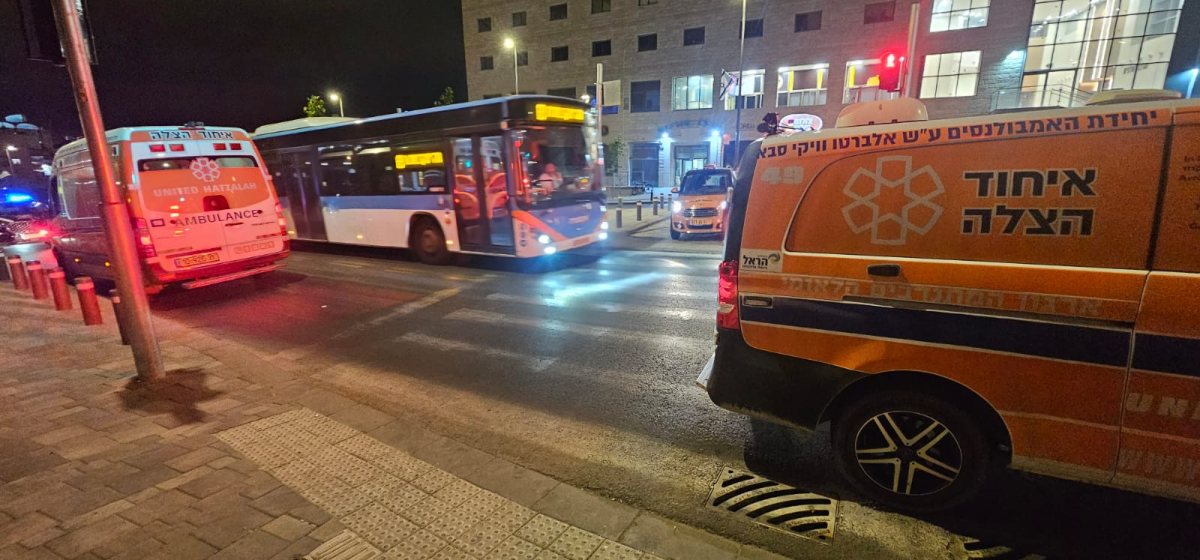 בתמונה: זירת התאונה בסמוך למסוף הר נוף צילום: איחוד הצלה בתמונה: זירת התאונה בסמוך למסוף הר נוף צילום: איחוד הצלה