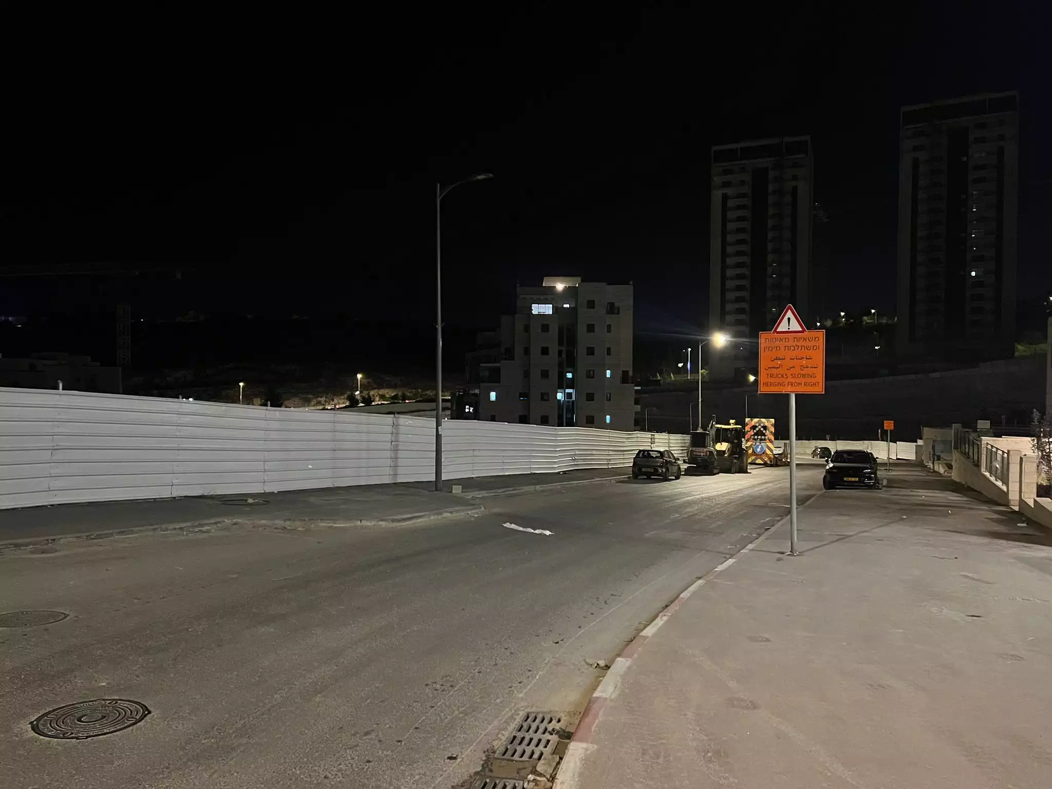 אחד הרחובות בשכונה. הילדים נאלצים לחזור בחושך, צילום: לידור סולטן