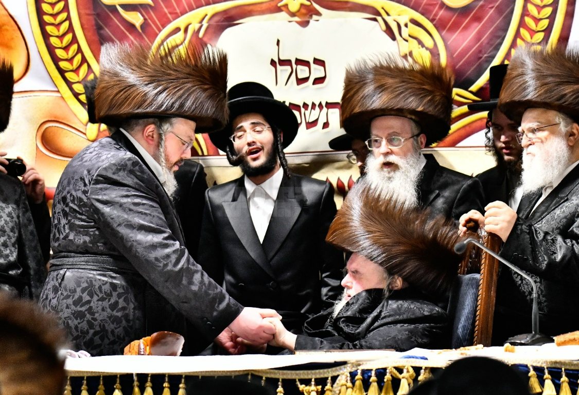 שמחת האירוסין של נכדת האדמו"ר | שוקי לרר