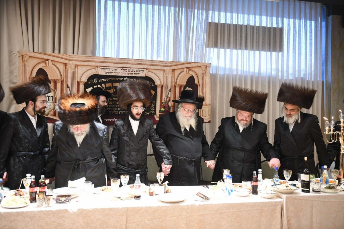 הגר"ש אלתר בשבע ברכות בבעלזא. אנשיל בעק הגר"ש אלתר בשבע ברכות בבעלזא. אנשיל בעק