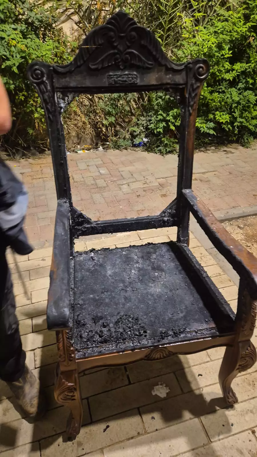כסאו השרוף של הרב יוסף (דוברות המשטרה)