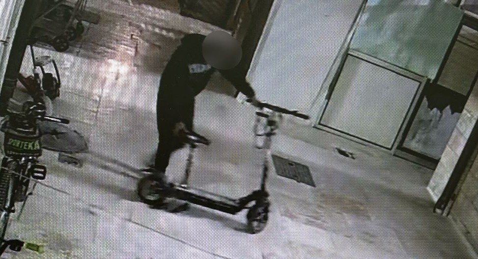 בניסיון גניבת הקורקינט | דוברות המשטרה בניסיון גניבת הקורקינט | דוברות המשטרה