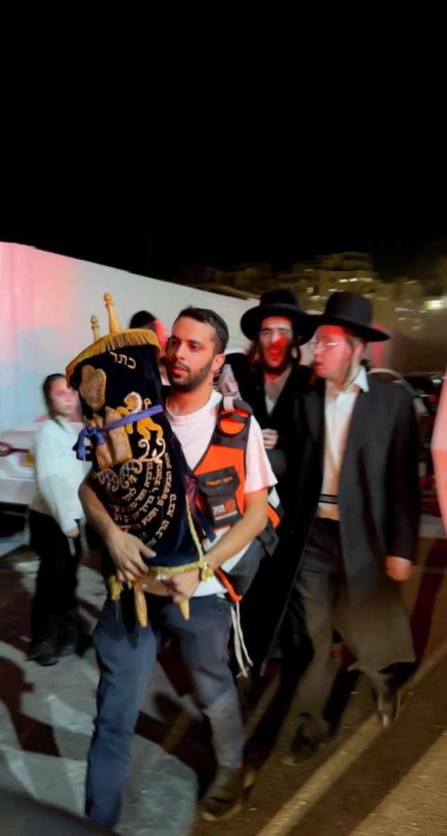 חילוץ ספרי התורה | איחוד הצלה