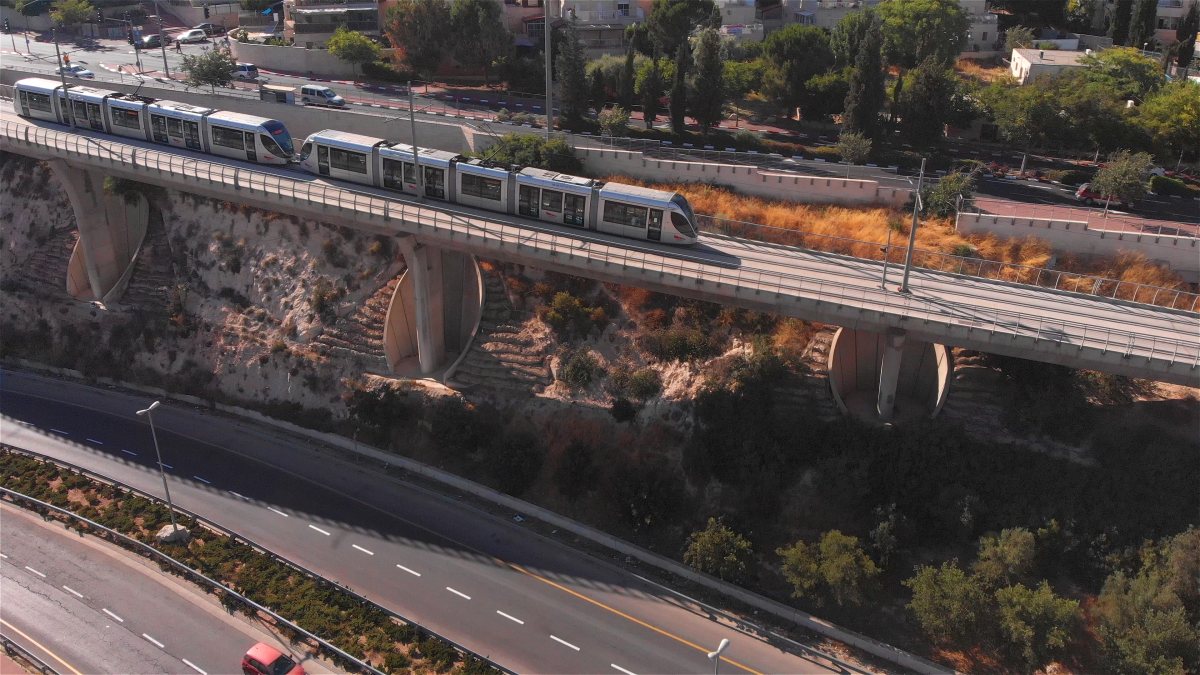 הרכבת הקלה בירושלים | שאטרסטוק
