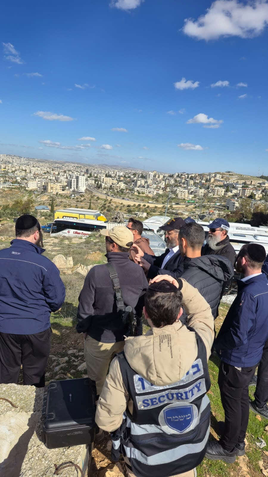 אנשי 'השומר החדש' בסיור. משמר