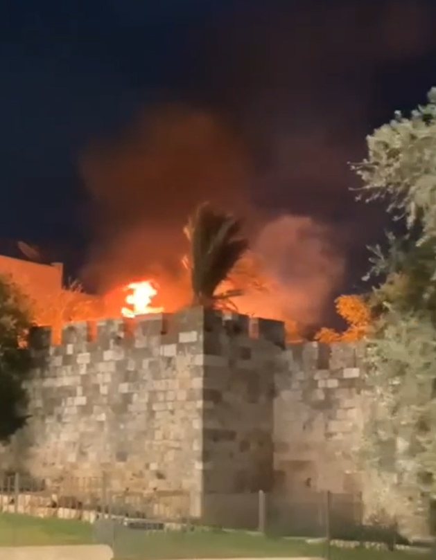 הלהבות בשער שכם | כבאות והצלה