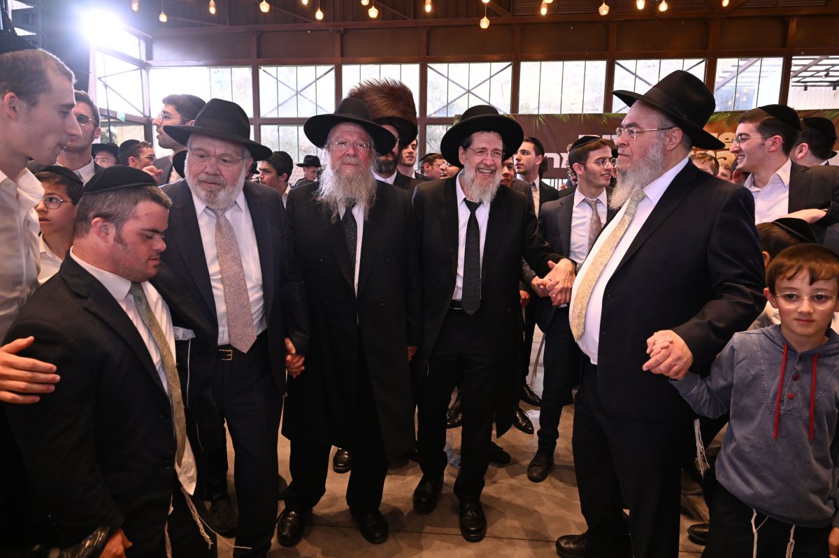 שמחת עזר מציון | צילום: ליפא מוזר