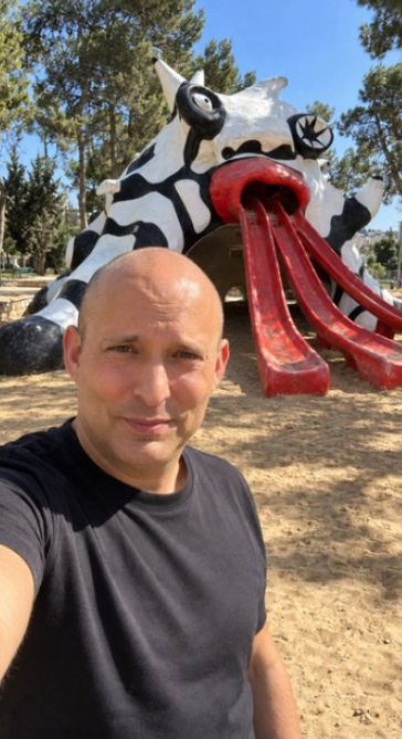 התצלום שעורר סערה | נפתלי בנט ברשת X