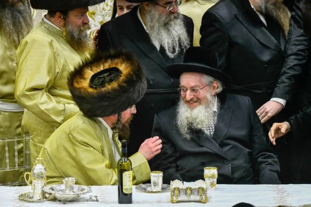 האדמו"ר מקרלין (מימין) | צילום: שוקי לרר