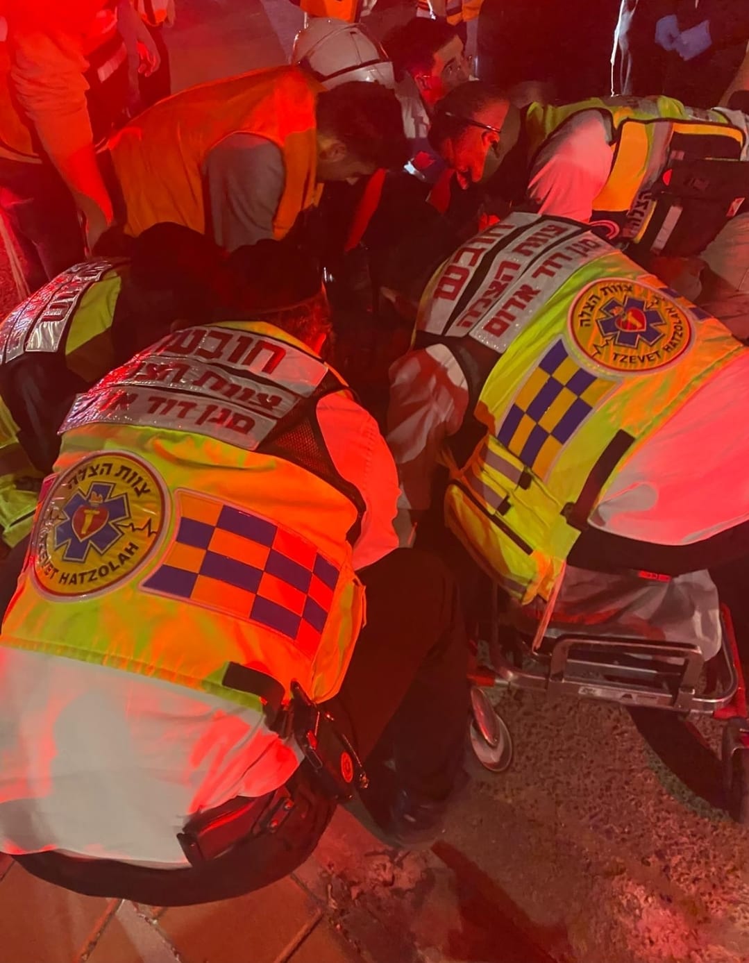 צוות הצלה בזירה