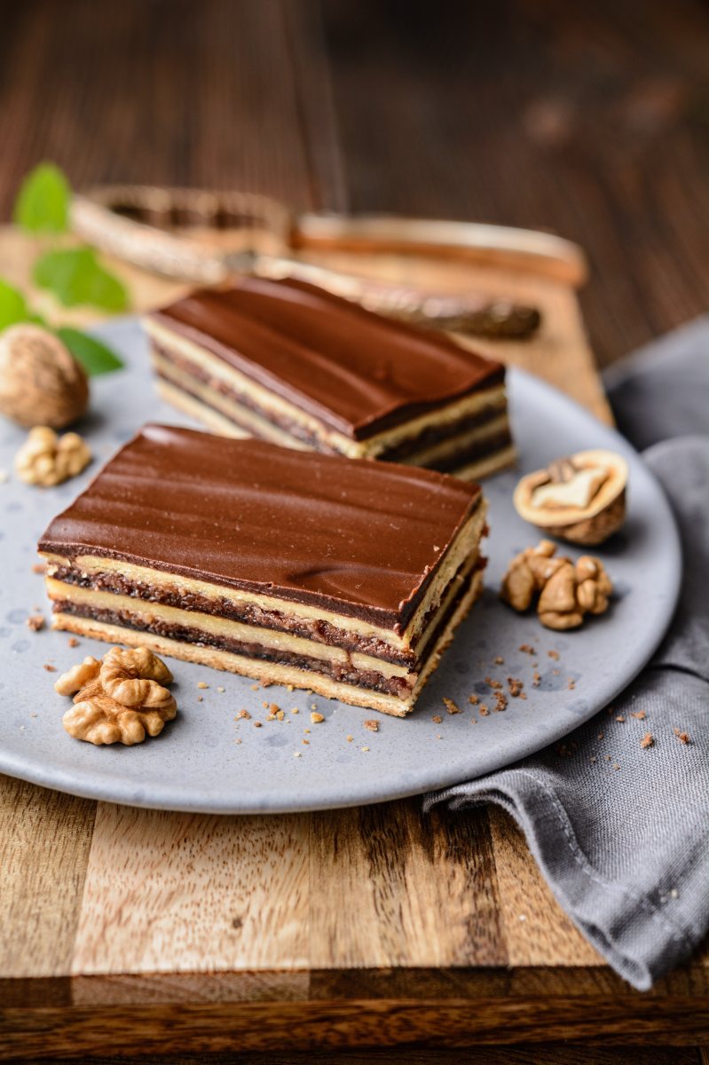 עוגה לחג פורים- שזיף שיכור בתחפושת צילום יחצ