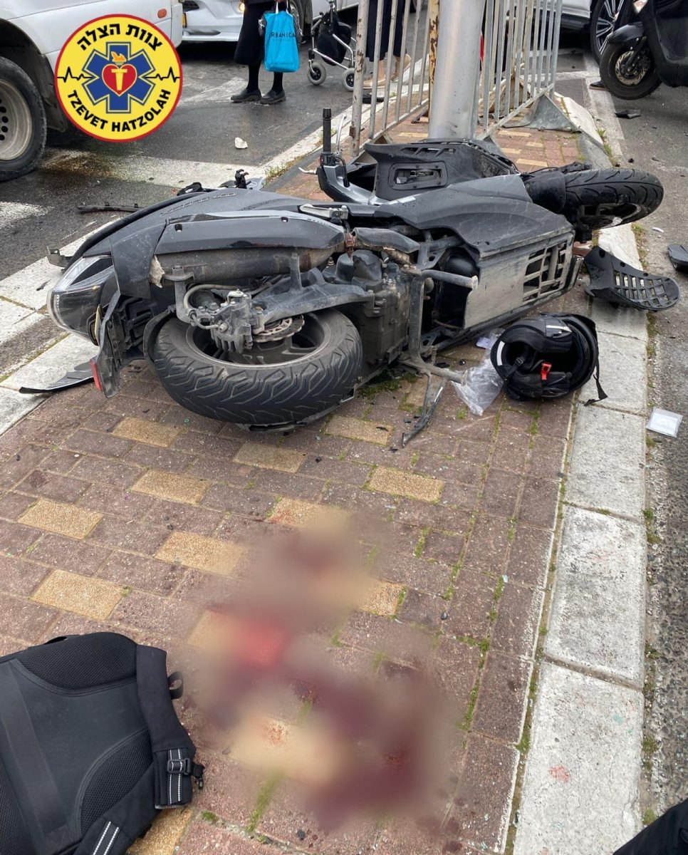 האופנוע בזירת התאונה | צוות הצלה
