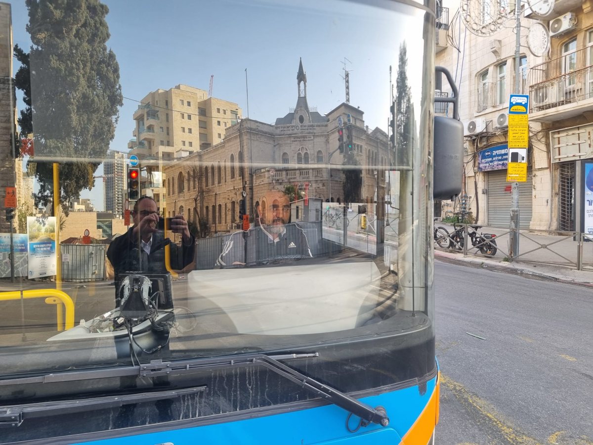 הנהג השובת | צילום: בנצי לייזרוביץ