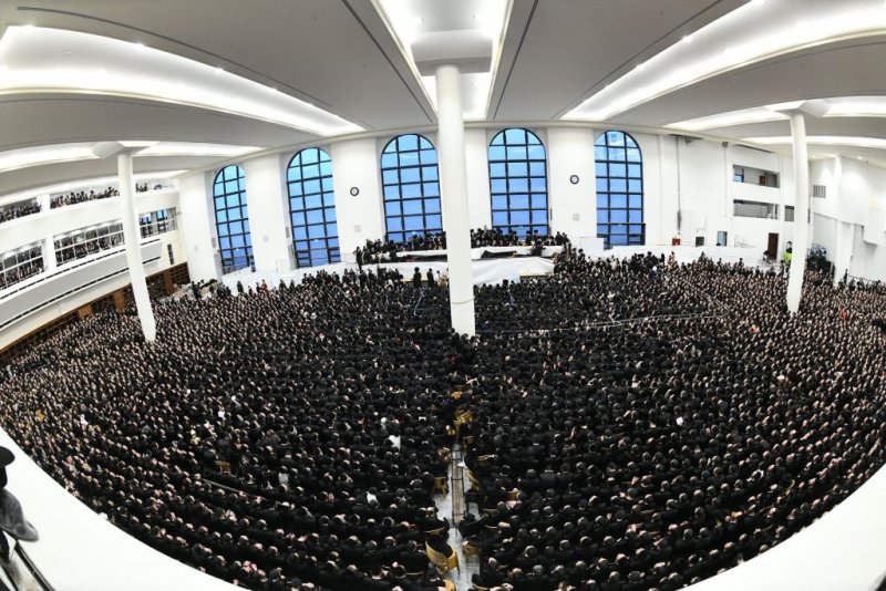 טיש בשמחת בית גור | שוקי לרר