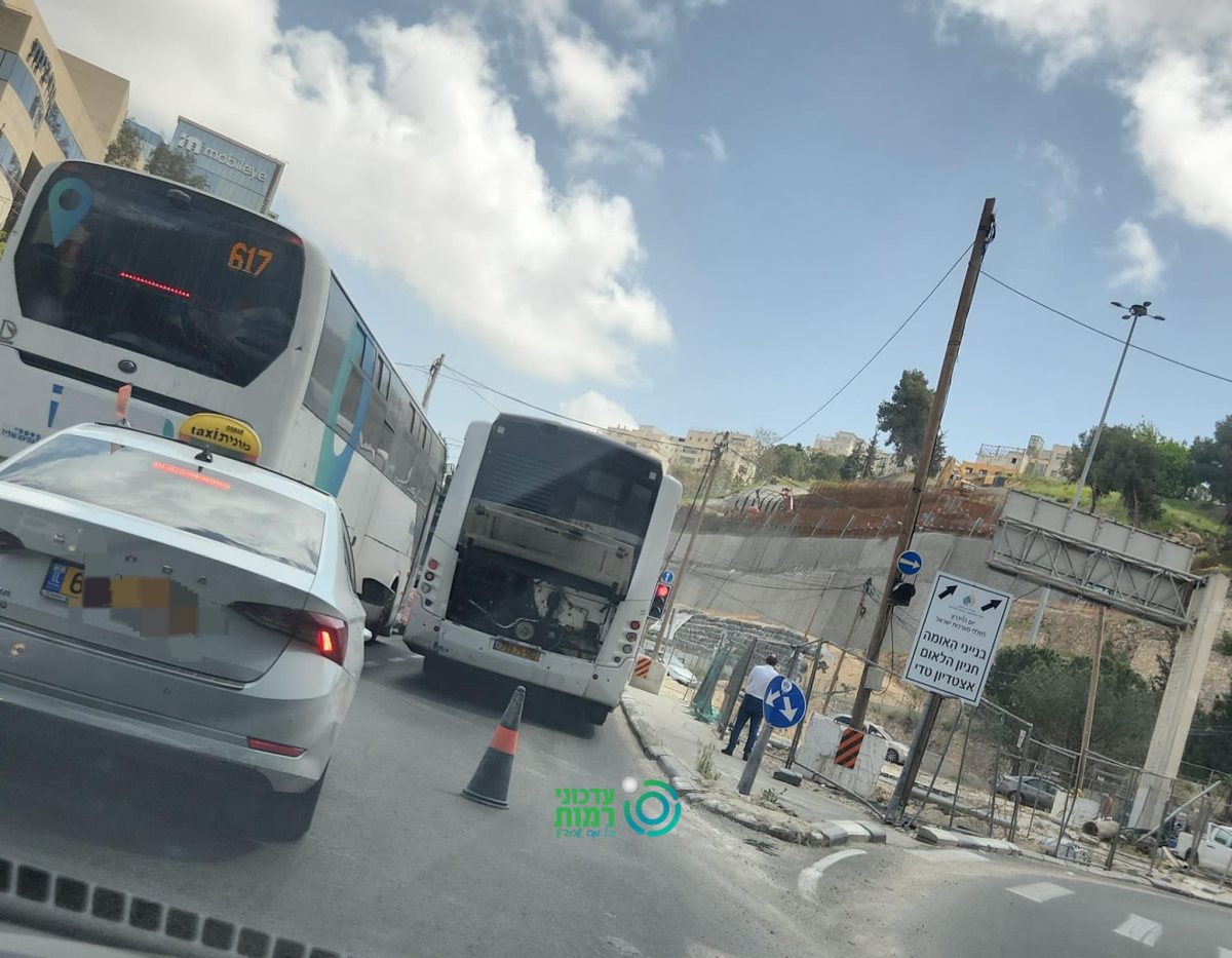 אוטובוס תקוע בתחילת השבוע | אלחנן בניזרי / עדכוני רמות