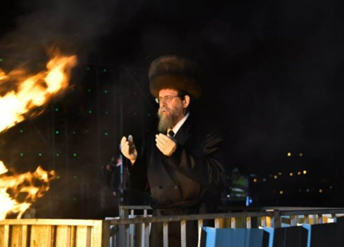 האדמור מבאיאן בהדלקה בשנה שעברה | צילום: שוקי לרר