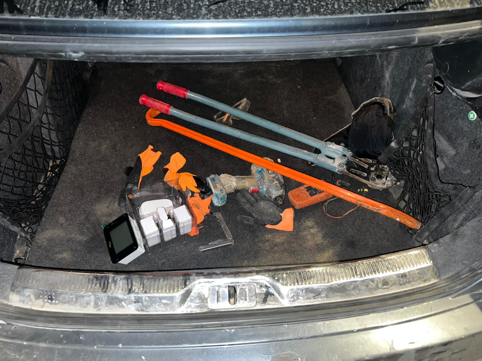 כלי הפריצה שאותרו ברכב | דוברות המשטרה