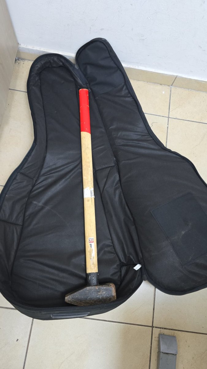 במקום גיטרה - פטיש | דוברות המשטרה