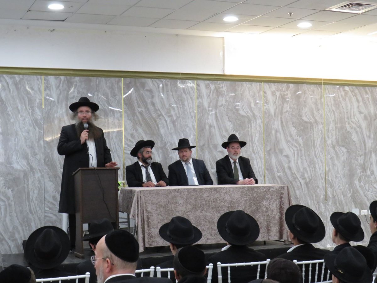 קבלת התורה בתל ציון. א' מיכאלי