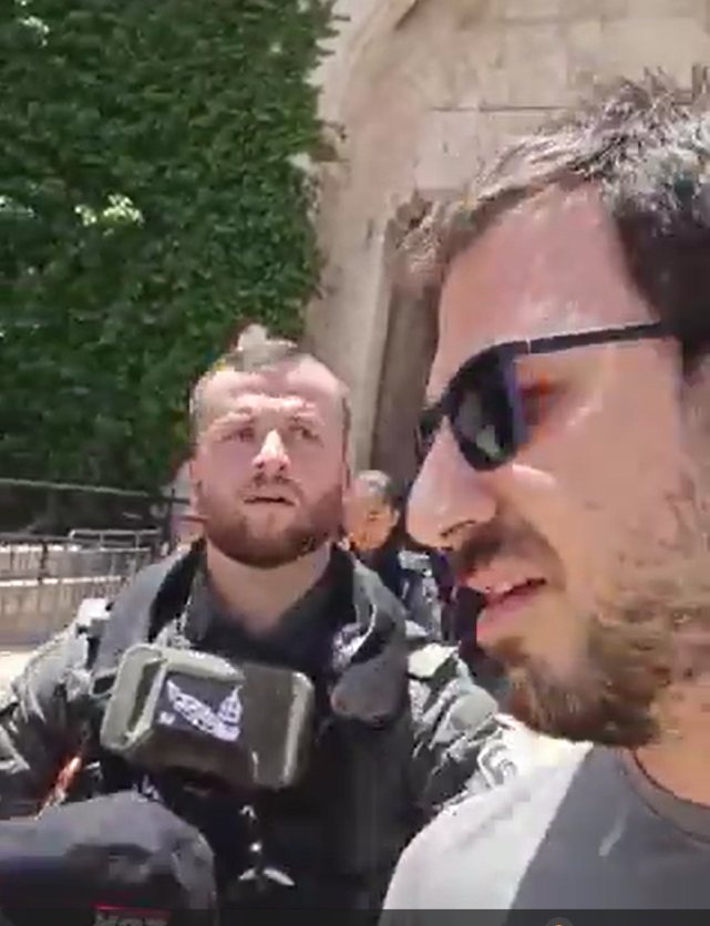 המגורש והכובע (מציץ בשוליים) | מתוך הסרטון - הארץ