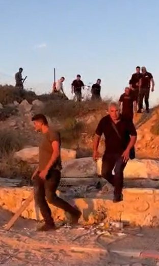 המסתננים מסתננים | גבעת זאב אונליין