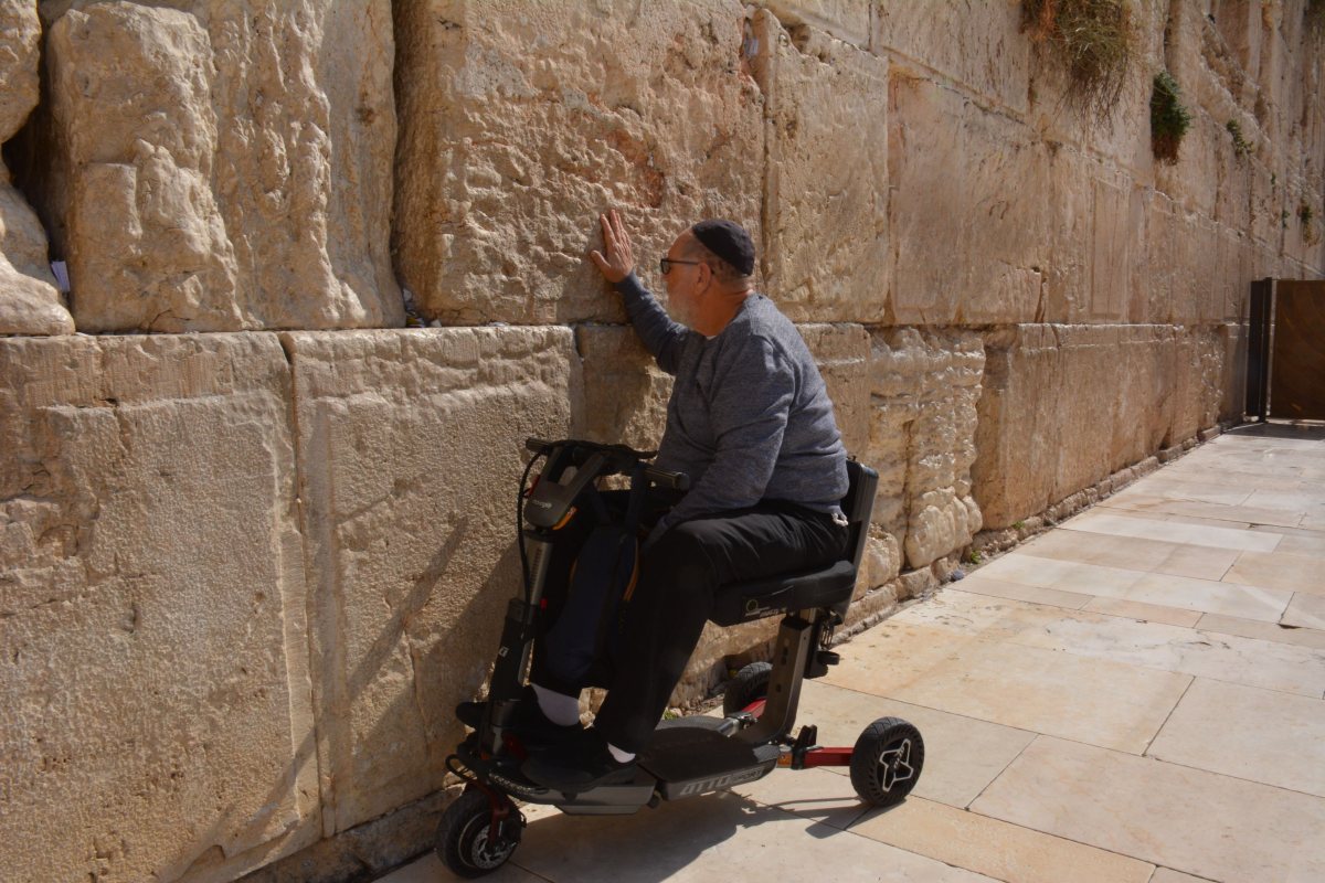 נכוניות יד שרה בכותל. יד שרה