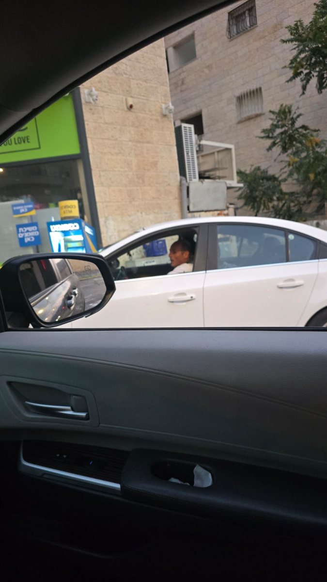 הגנבים ברקע הבריחה | ירושלים החרדית
