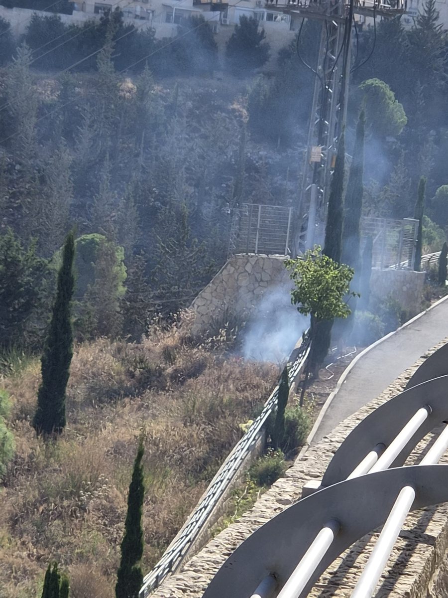 עמוד החשמל שהתפוצץ | צילום: ירושלים החרדית