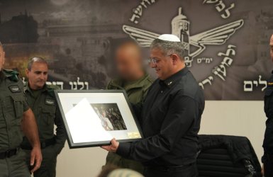 בן גביר עם המסתערבים | דוברות המשטרה