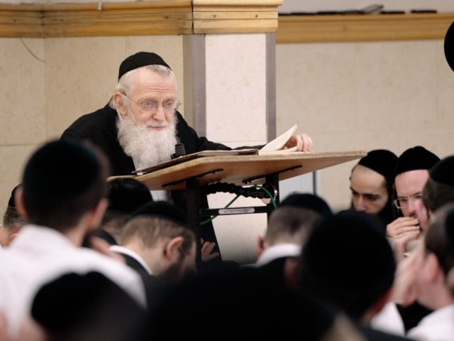 יחרוג ממנהגו: הגר"א אריאלי בשיעורו הקבוע | ישיבת מיר