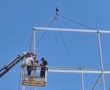 כזה עוד לא ראיתם: "מגדל בבל" בגאולה מפורק כעת | צפו