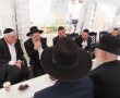 ויבכו אותו: המונים נוהרים לנחם את האבלים על פטירת המחנך האשדודי